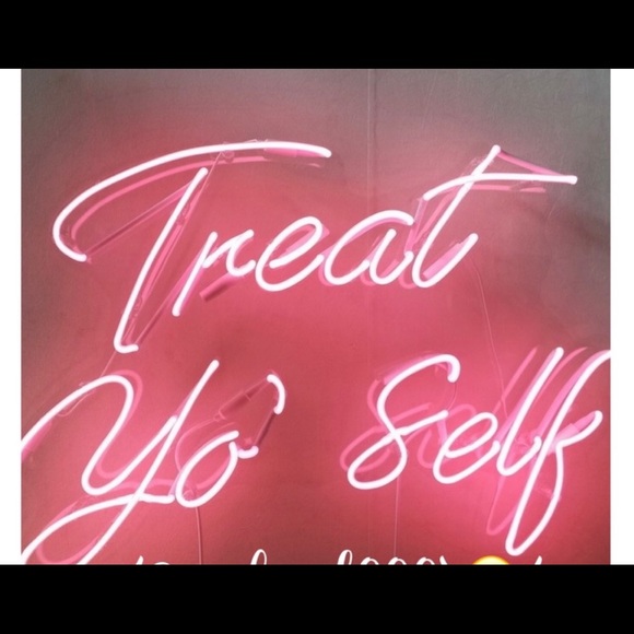 Shop - Picture 2 of 3